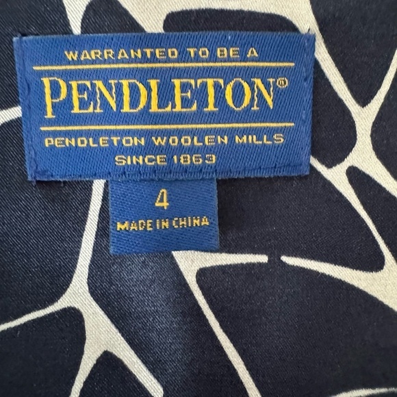 Pendleton Navy and White Silky Patterned Open Front Blazer - Picture 4 of 7